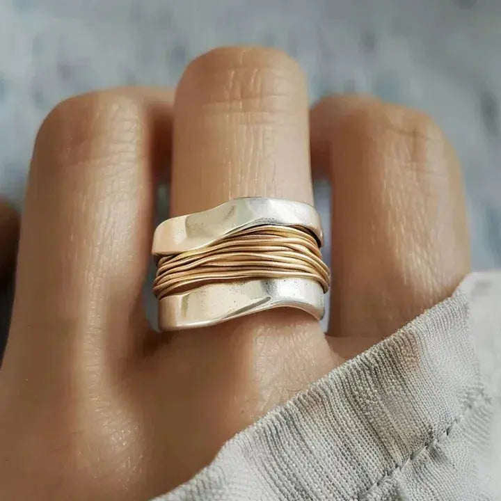 Oro Anillo impresionante para uso diario