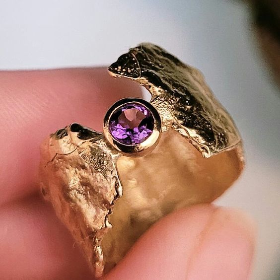 Oro Anillo clásico con encanto atemporal