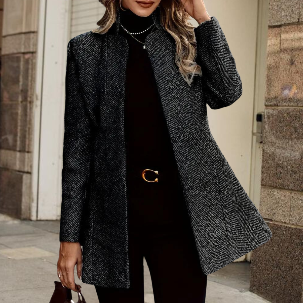 JO | Chaqueta a la altura de la rodilla con hilera de botones y solapa