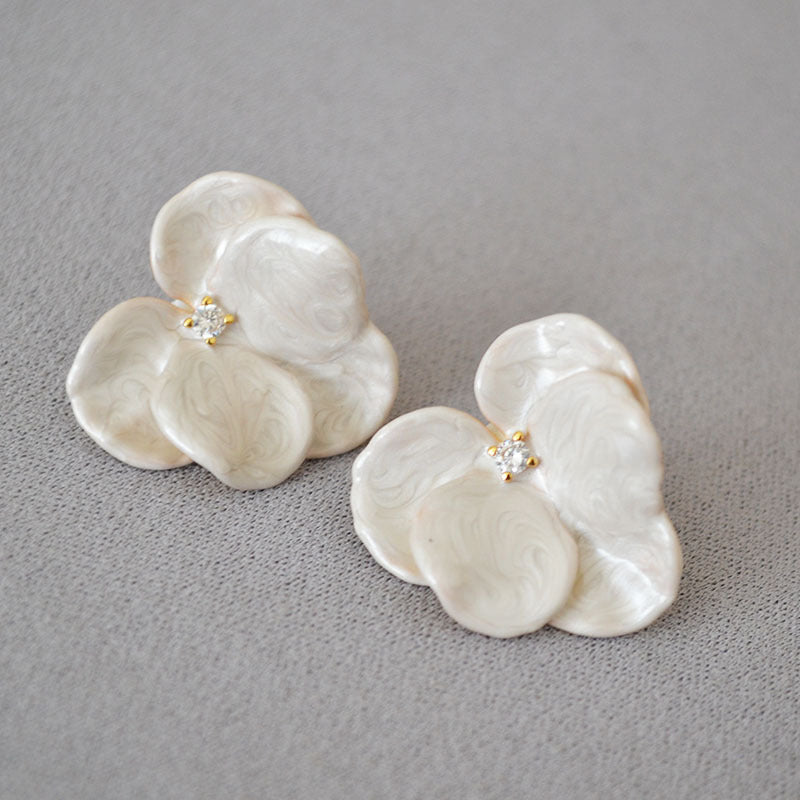 Pendiente clásico con encanto atemporal