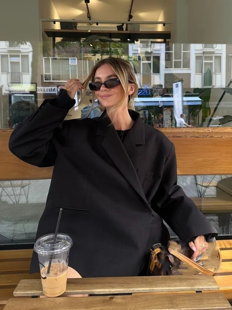 CM | Blazer oversize con un toque especial