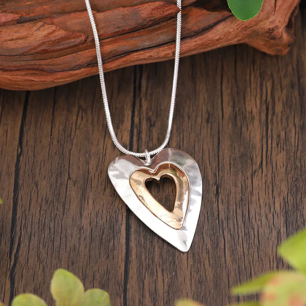 Oro Collar clásico con encanto atemporal