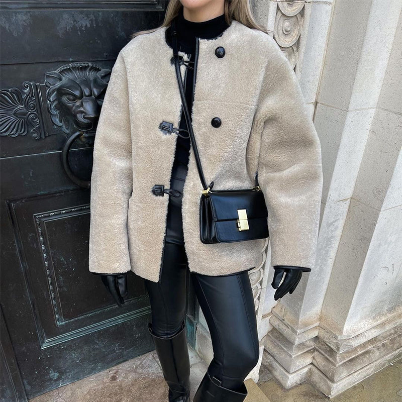 CM | Elegante chaqueta de piel para mujer