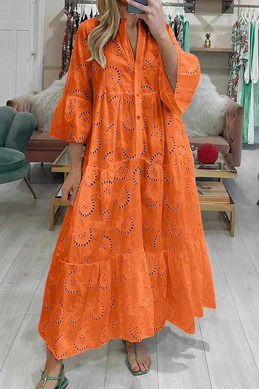 KL | Elegante vestido con ojales bordados