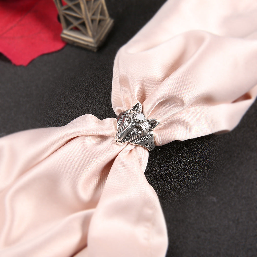 Anillo hermoso con estilo único