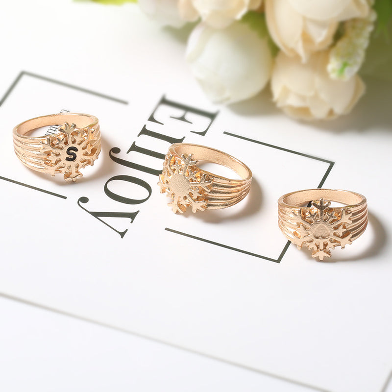 Anillo clásico con encanto atemporal