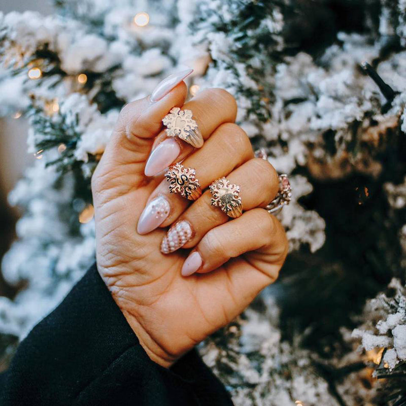 Anillo clásico con encanto atemporal