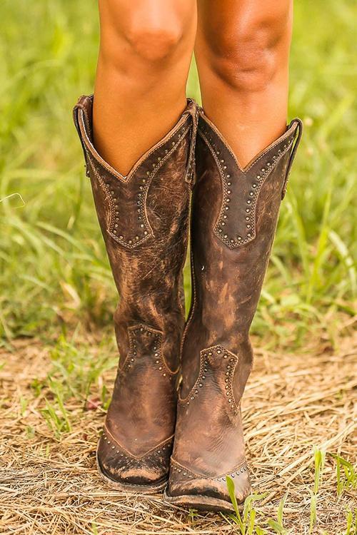 Botas camperas rústicas al estilo western