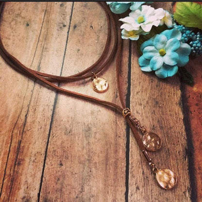 Collar clásico con encanto atemporal