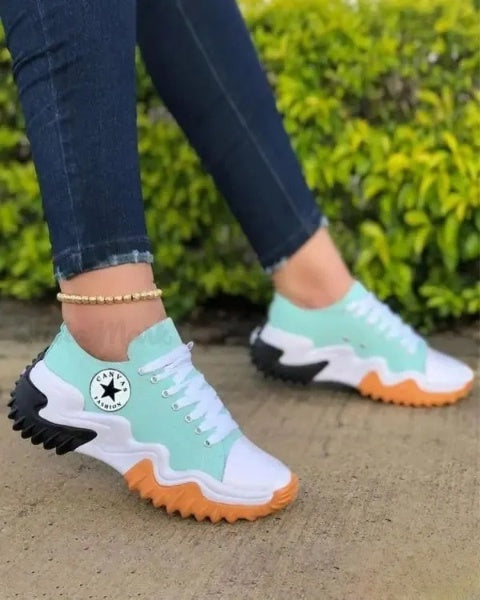 CM | Zapatillas con cordones Muffin con ojales e inserciones en contraste