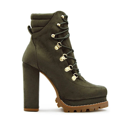 Botas ortopédicas de inspiración vintage