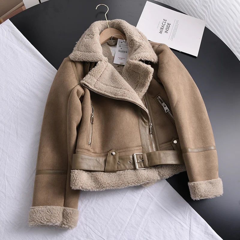 CM | Abrigo de invierno moderno y versátil