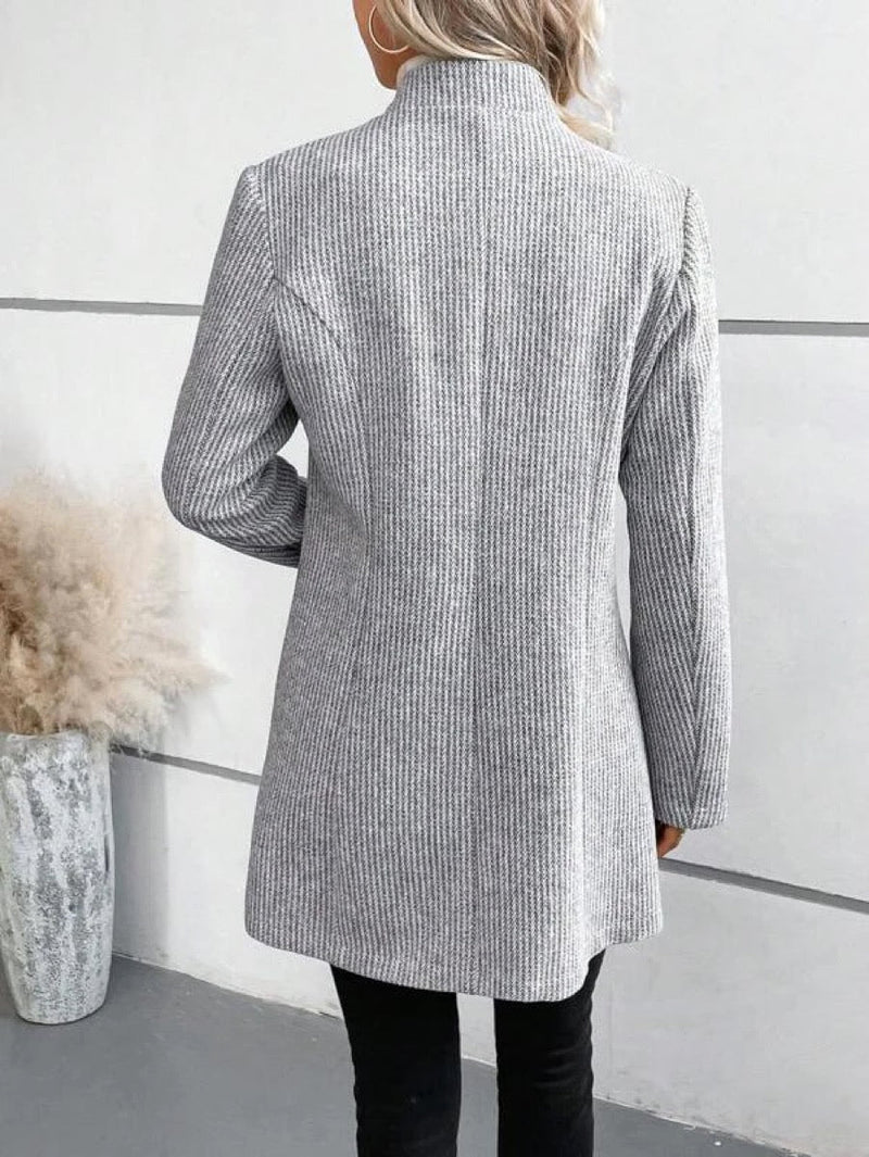 CM | Blazer gris con bolsillos y manga larga