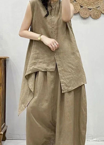 Conjunto de dos piezas marrón café con chaleco de lino de cuello alto y patchwork asimétrico y pantalón corto, verano