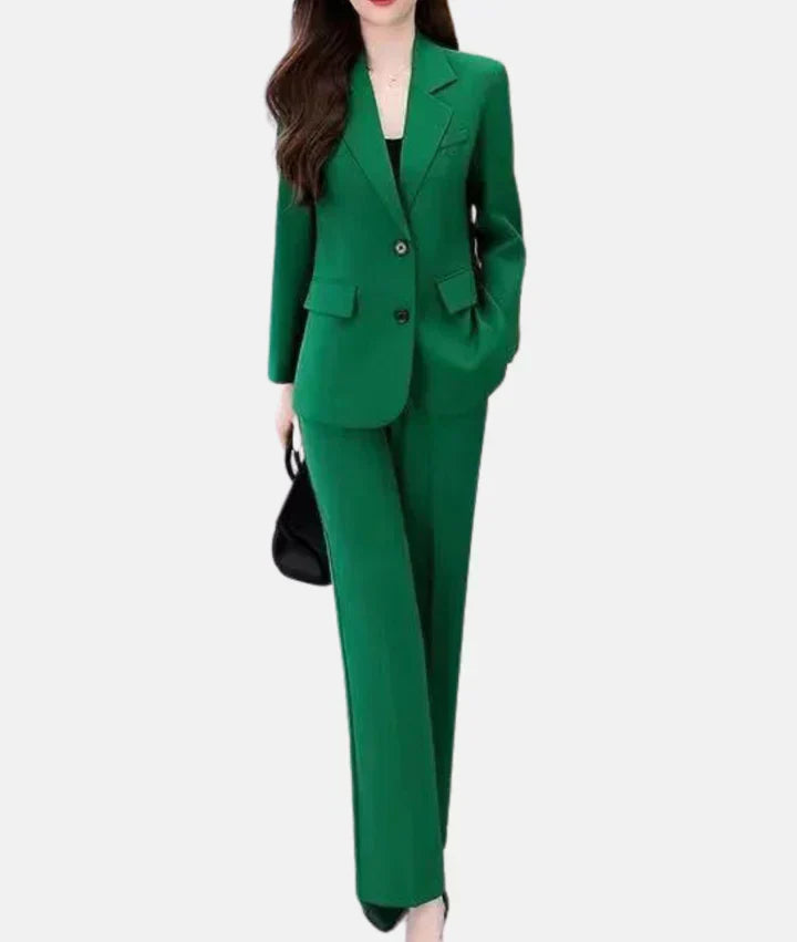 CM | Elegante traje pantalón con americana entallada