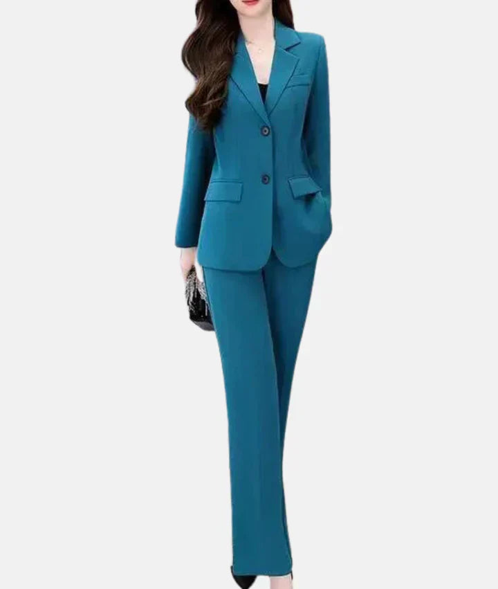 CM | Elegante traje pantalón con americana entallada