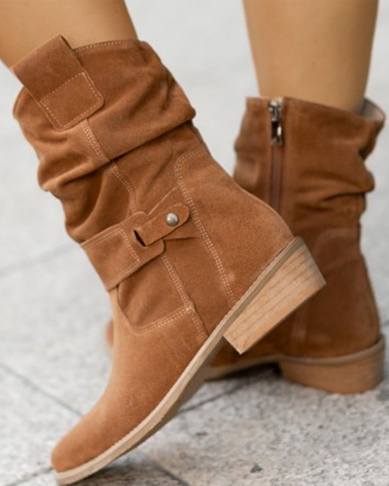 Botas hasta la pantorrilla con detalle de correa