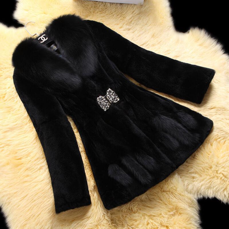 Effortless and Trendy Coat