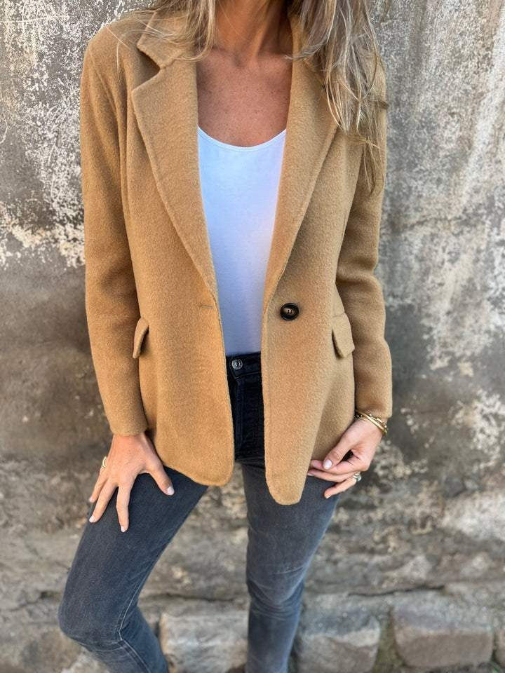 Abrigo bellamente confeccionado