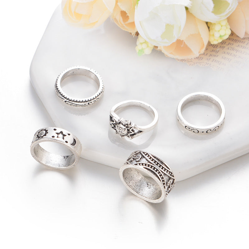 Anillo clásico con encanto atemporal