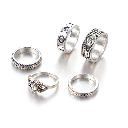 Anillo clásico con encanto atemporal