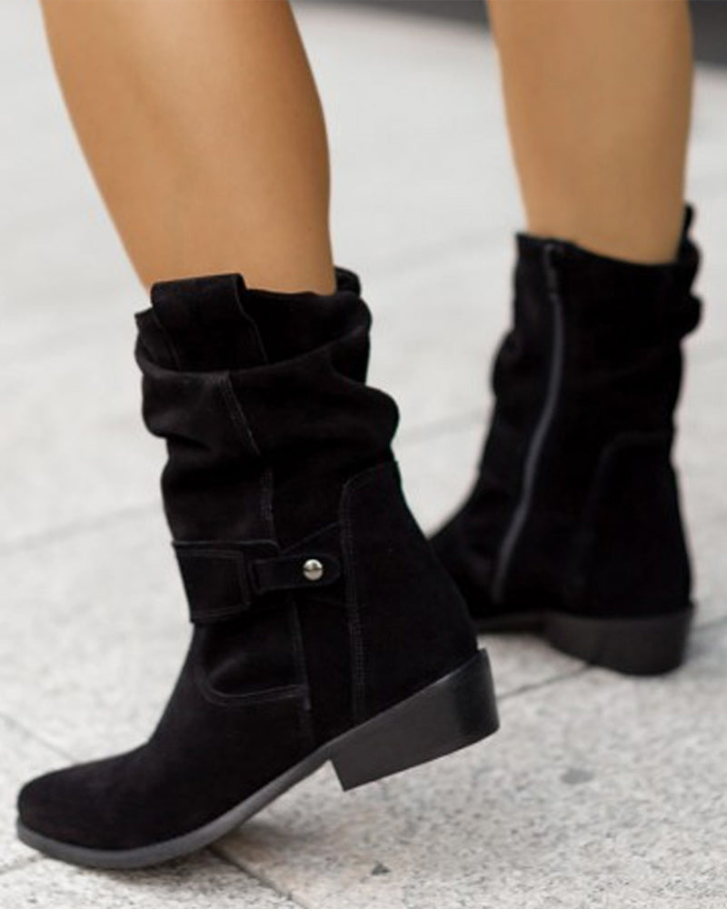 Botas hasta la pantorrilla con detalle de correa
