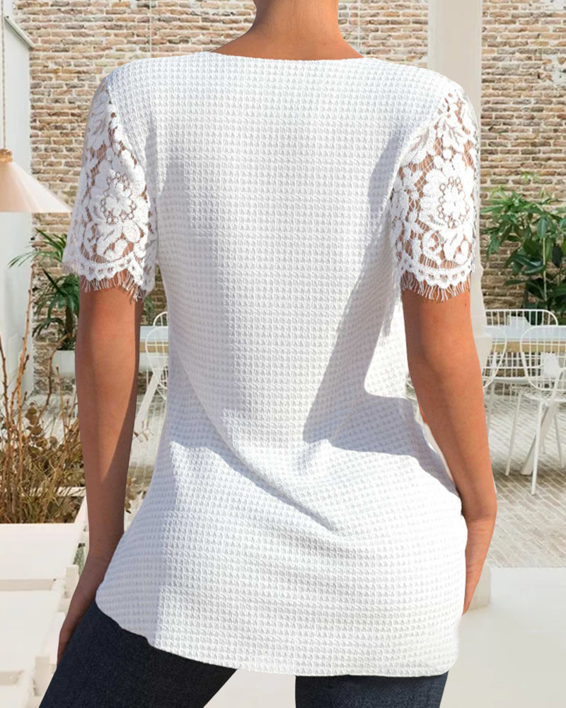 KL | Blusa de encaje estructurada