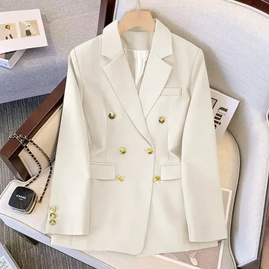 CM | Chaqueta blanca con botones dorados