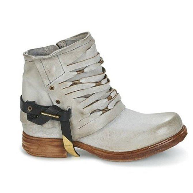 CM | Botas ortopédicas de verano cómodas y a la moda