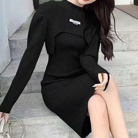 CM | Vestido de dos piezas con mangas buffet y chaleco pañuelo