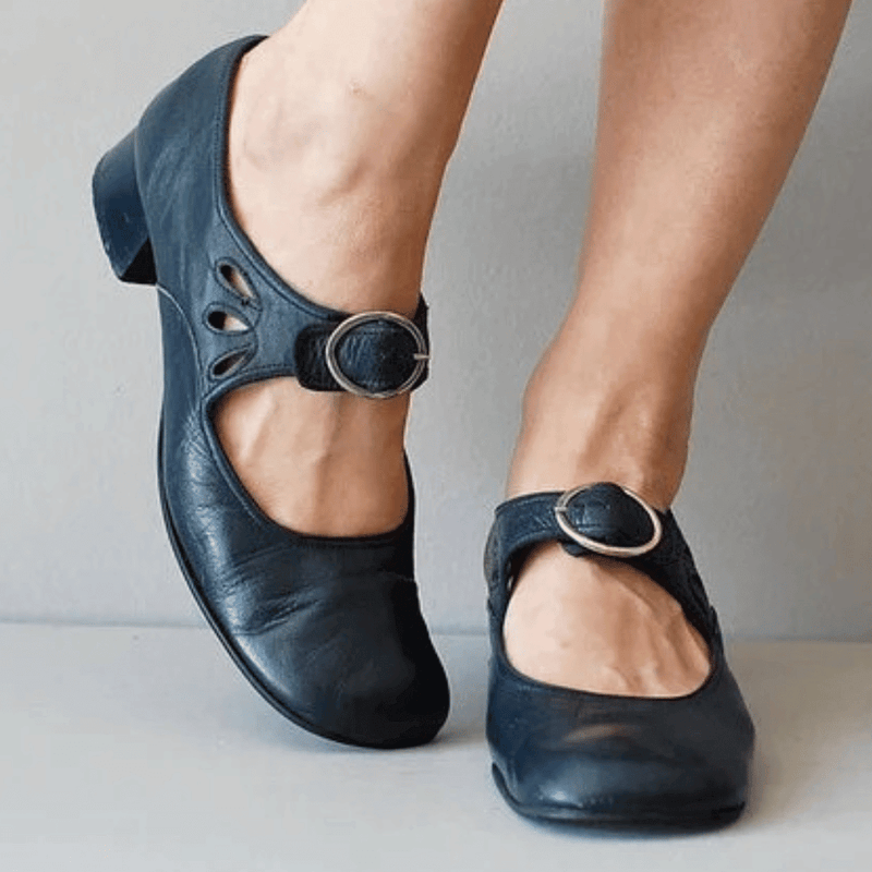 KL | Zapatos con tacón bajo y hebilla