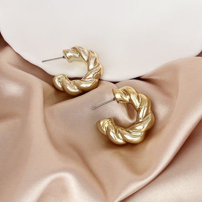 Pendiente artesanal delicado