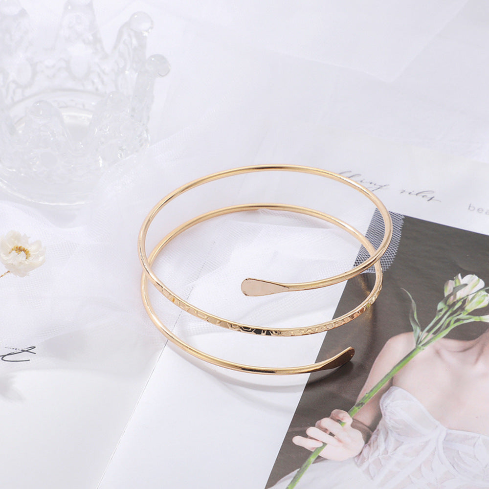 Pulsera clásico con encanto atemporal