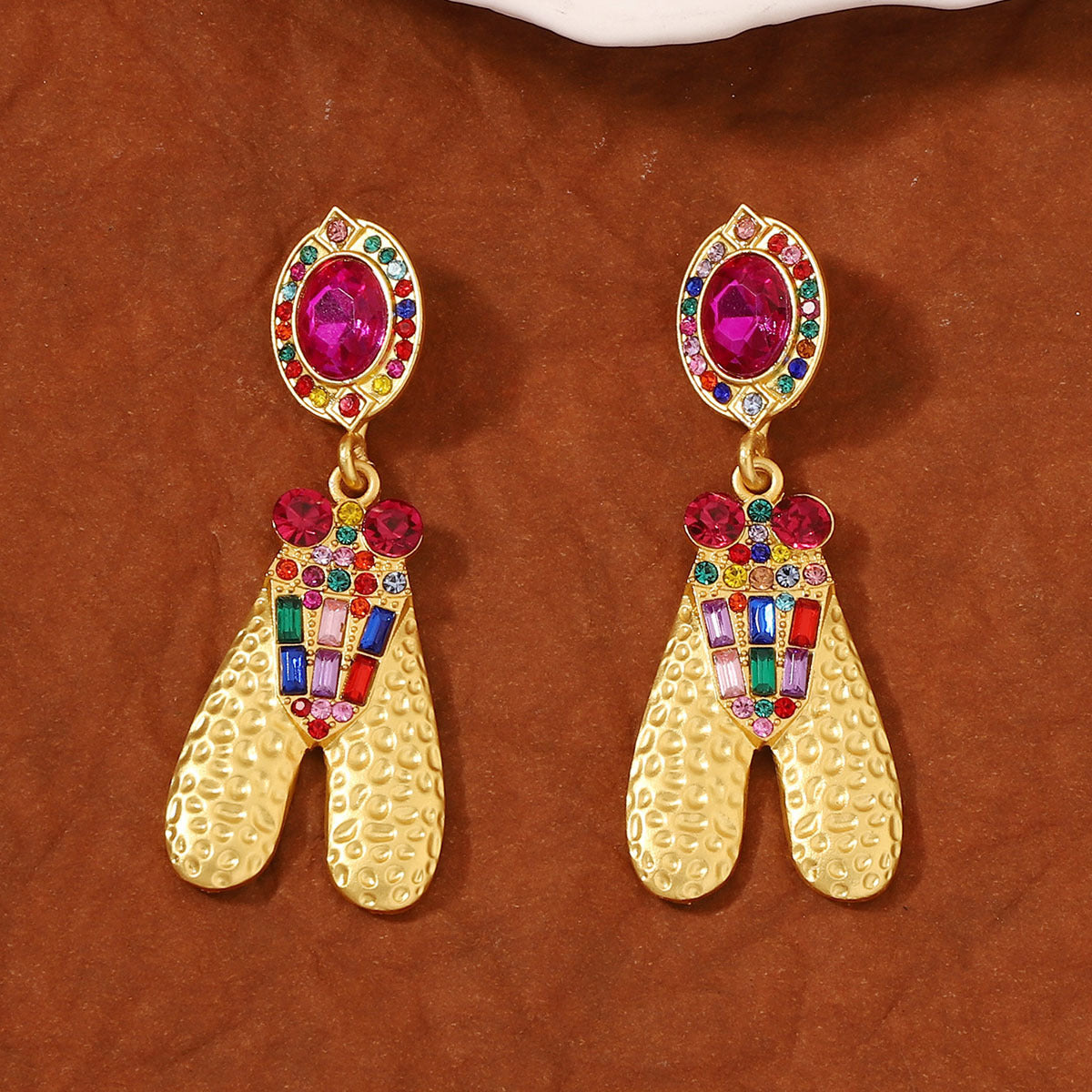 Oro Pendiente hermoso con estilo único