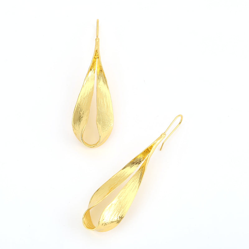 Oro Pendiente artesanal delicado