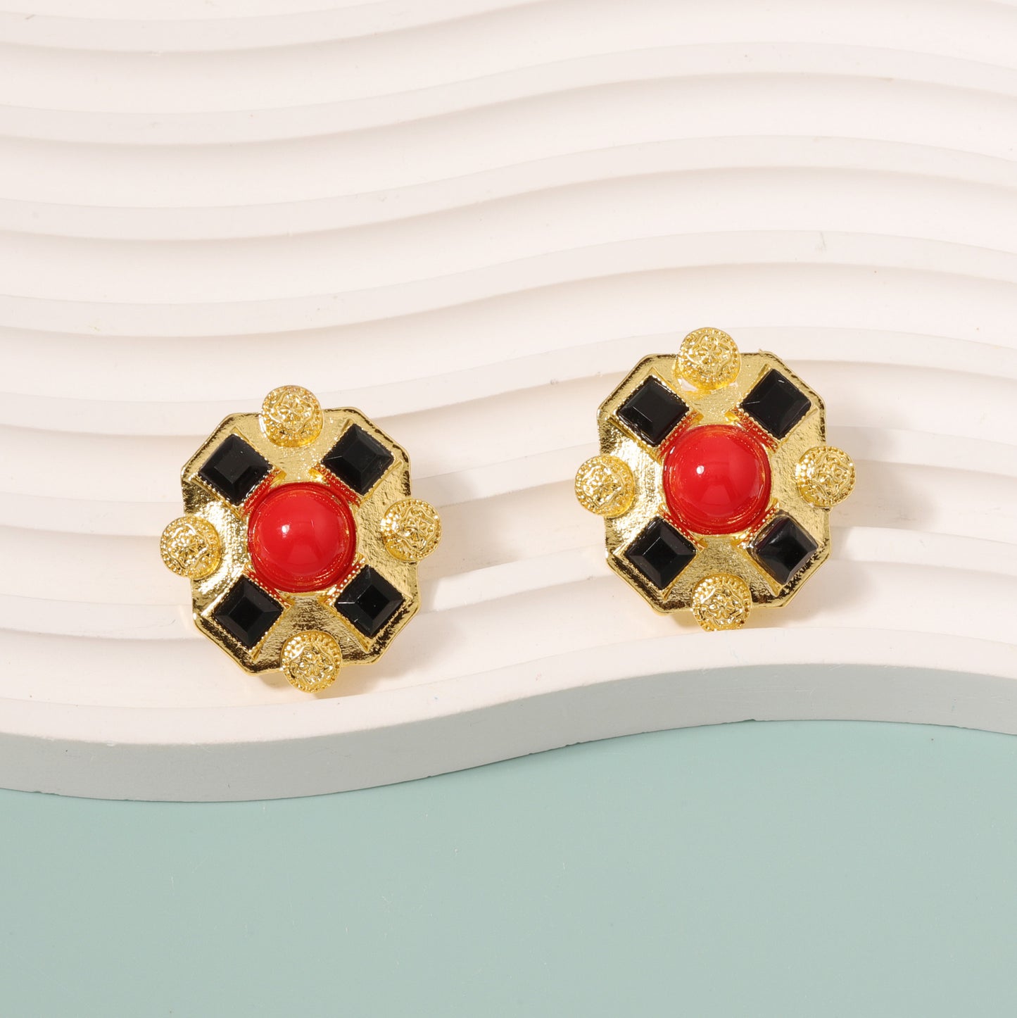 Pendiente clásico con encanto atemporal