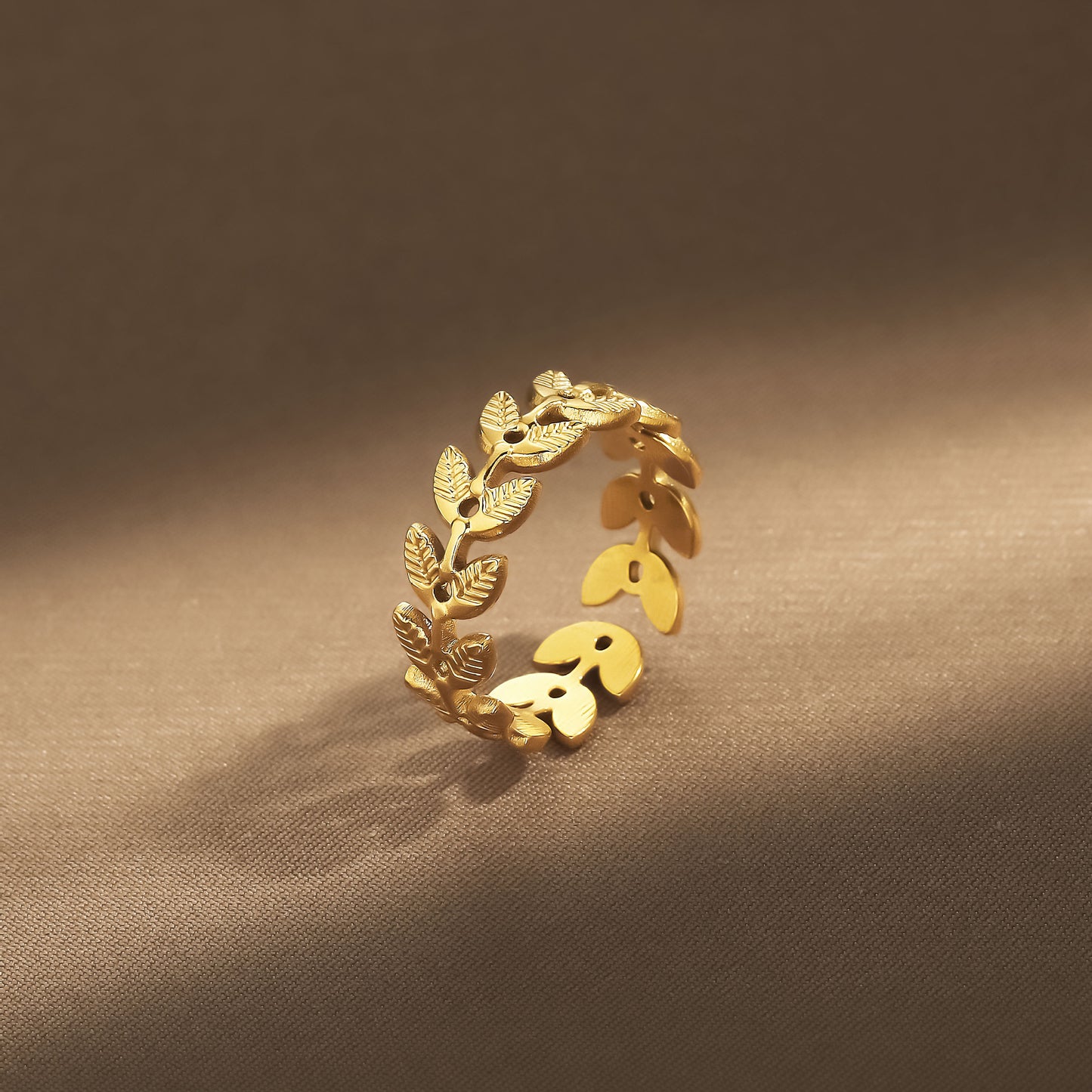 Oro Anillo hermoso con estilo único