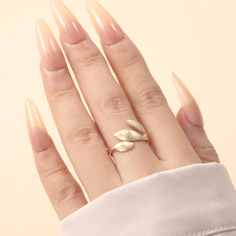 Oro Anillo artesanal delicado