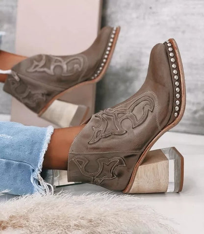 Botas Ortopédicos Clásicos con Estilo Atemporal
