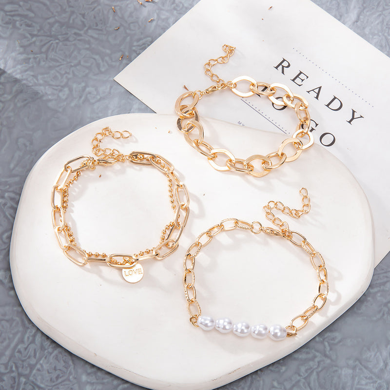 Oro Pulsera clásico con encanto atemporal