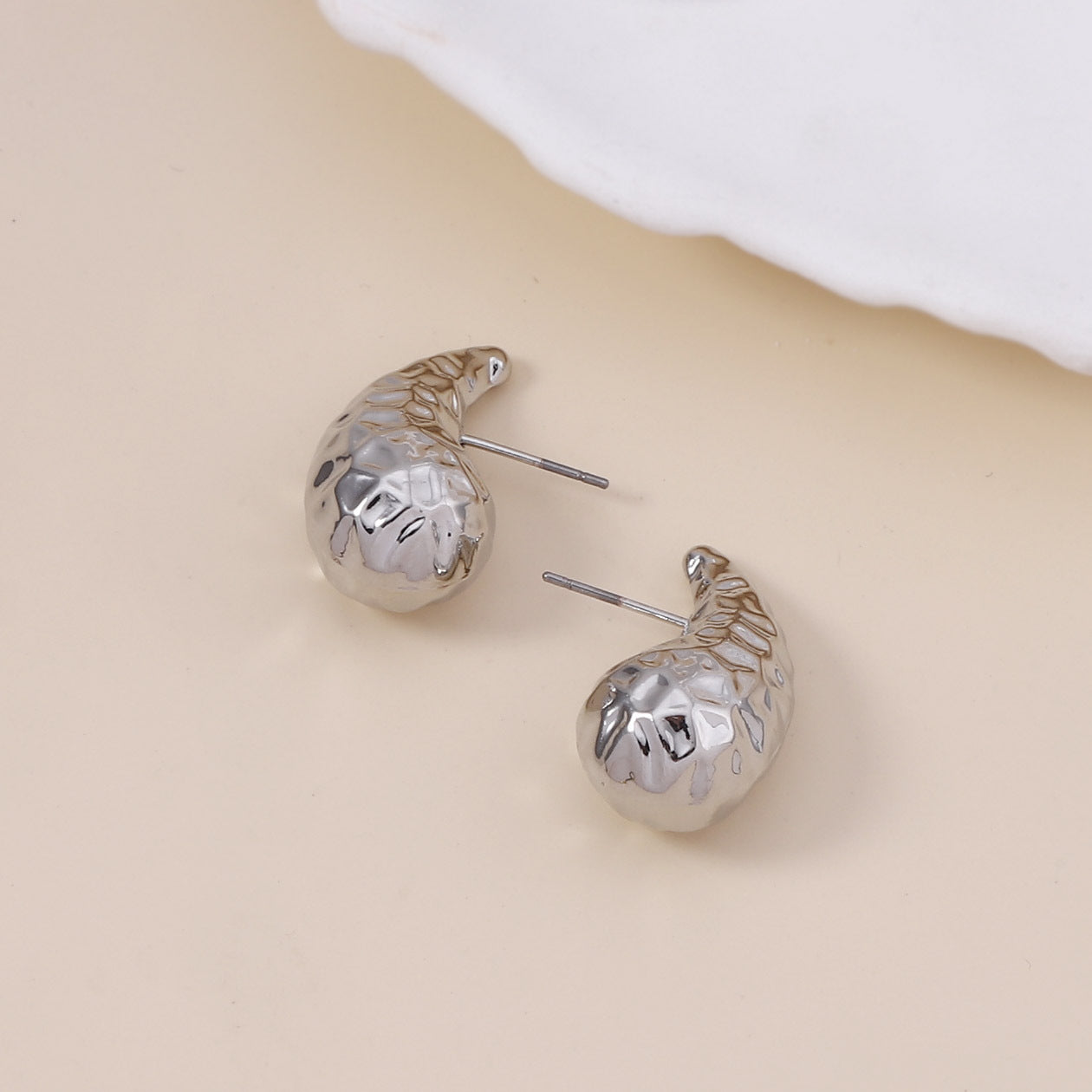 Pendiente clásico con encanto atemporal