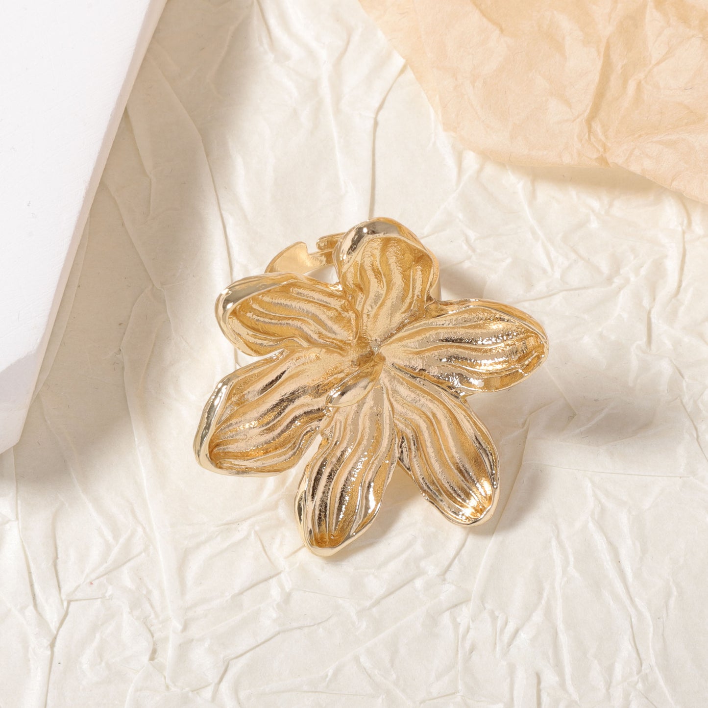 Anillo hermoso con estilo único