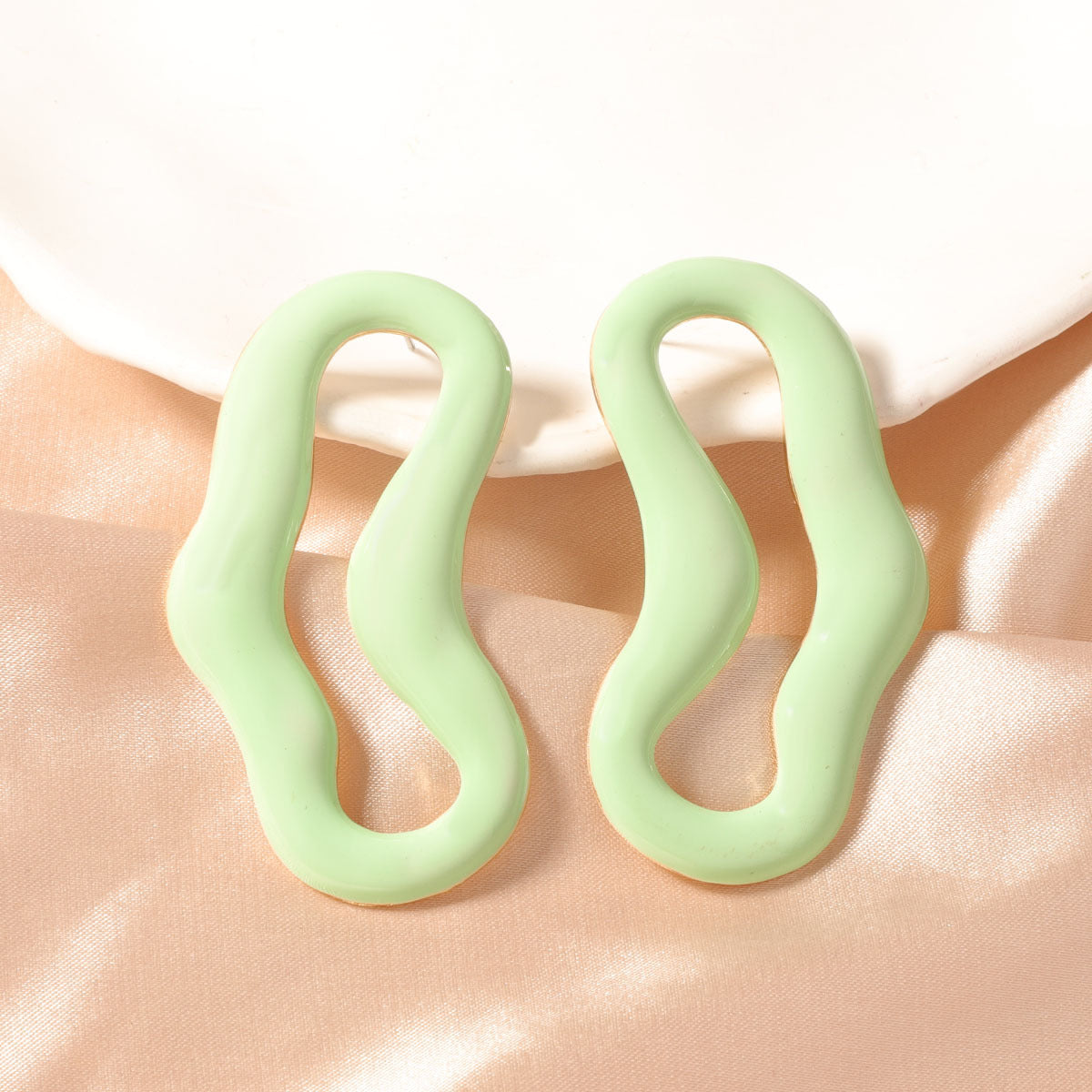 Pendiente clásico con encanto atemporal