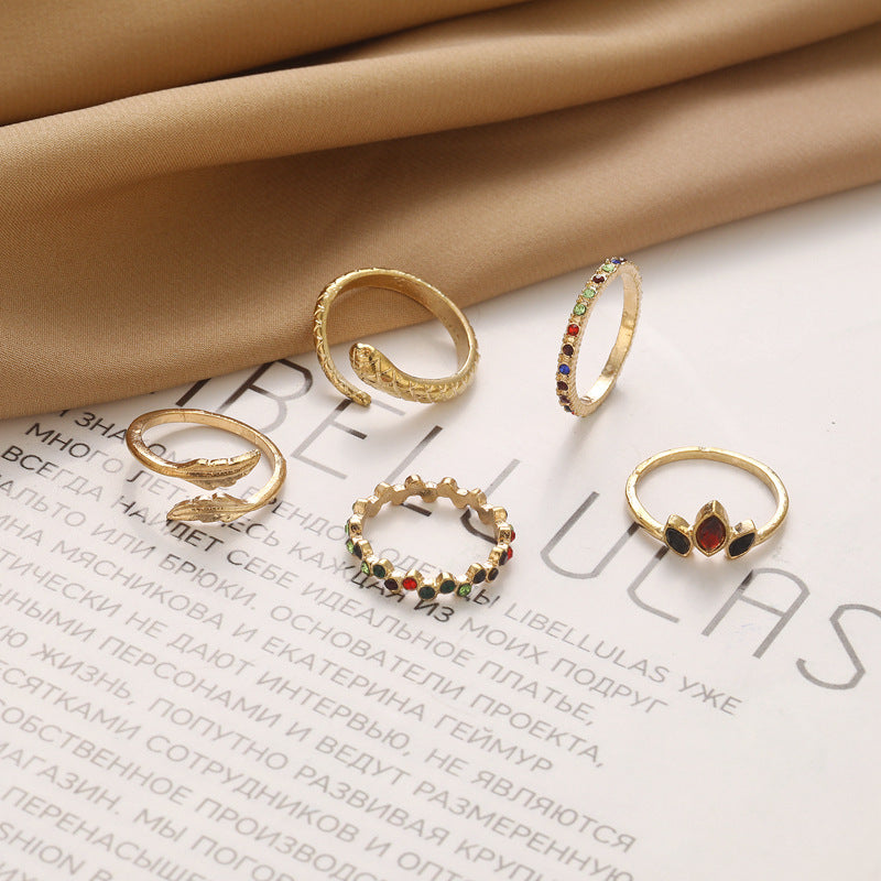 Anillo clásico con encanto atemporal