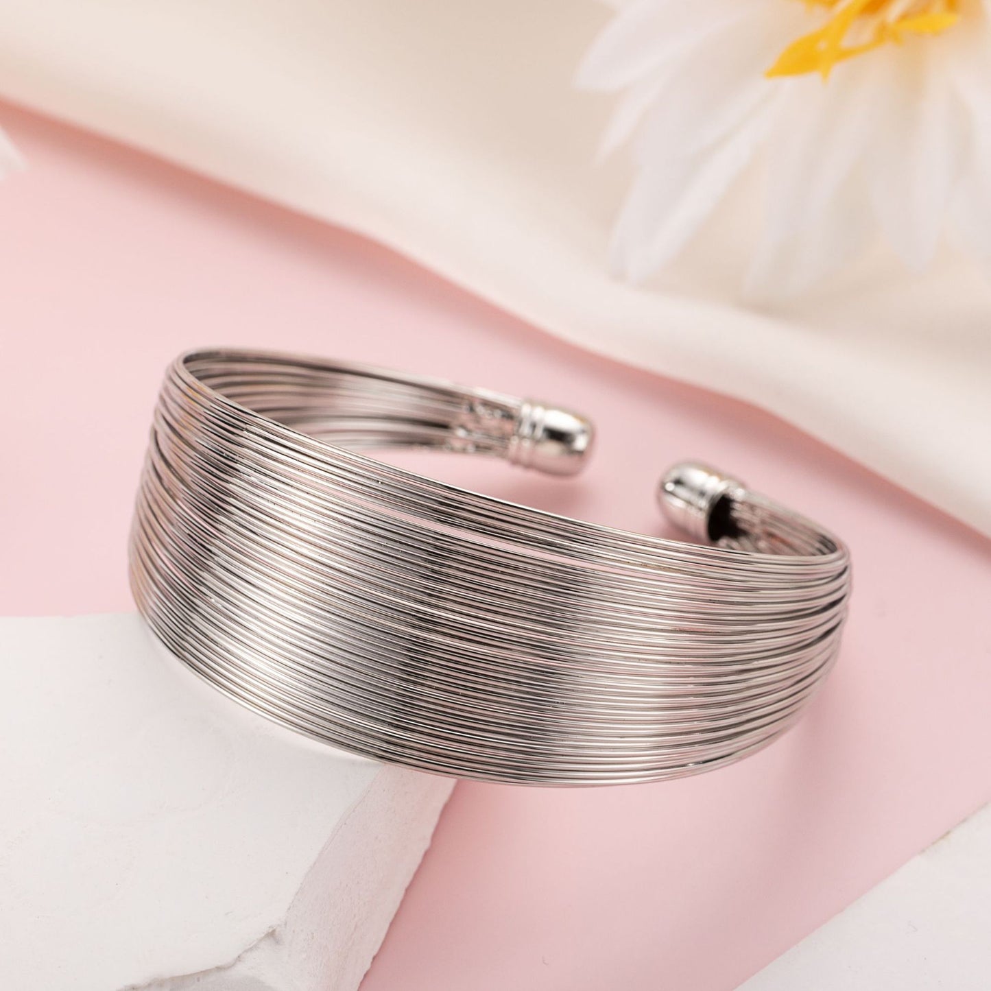 Pulsera clásico con encanto atemporal