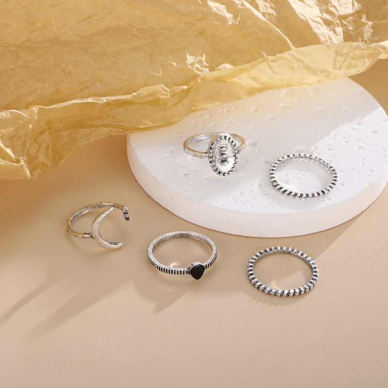 Anillo clásico con encanto atemporal