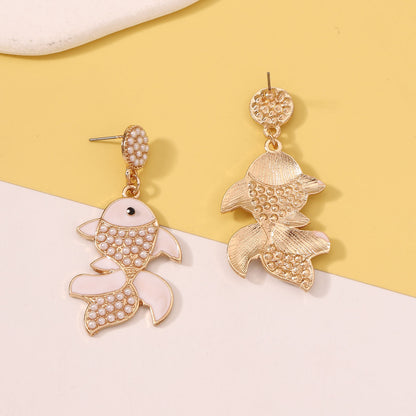 Oro Pendiente hermoso con estilo único