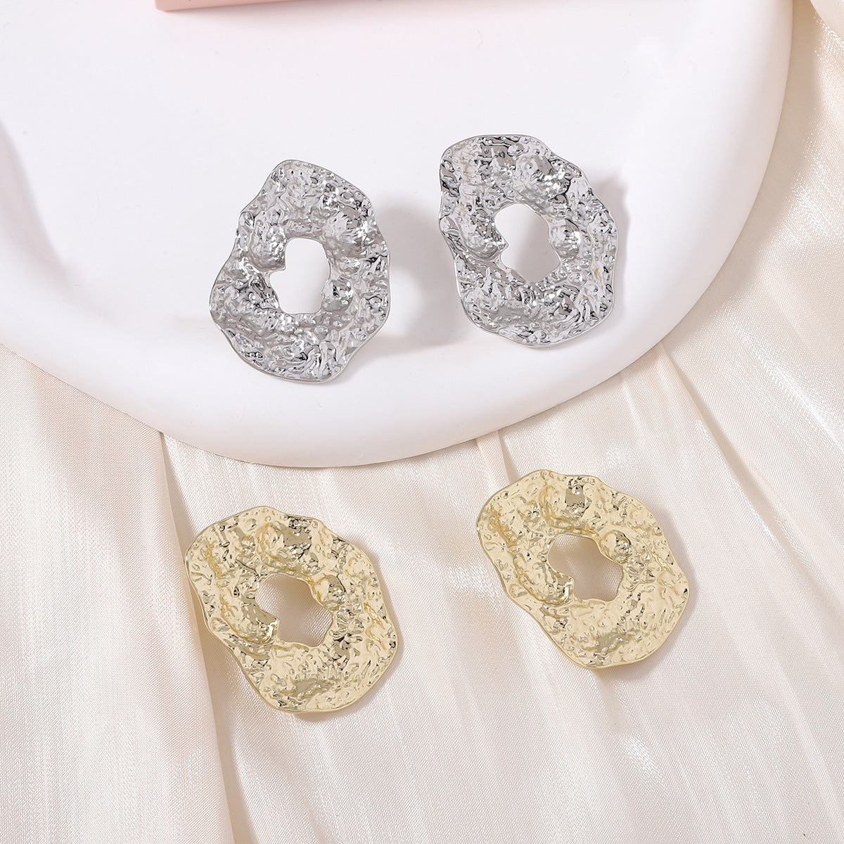 Pendiente clásico con encanto atemporal