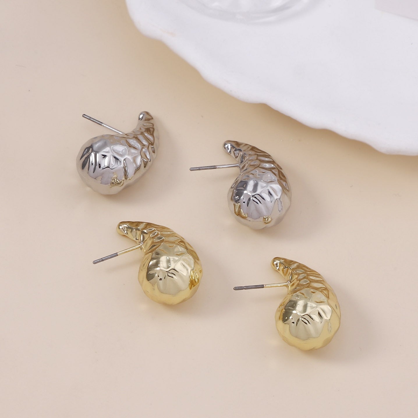 Pendiente clásico con encanto atemporal