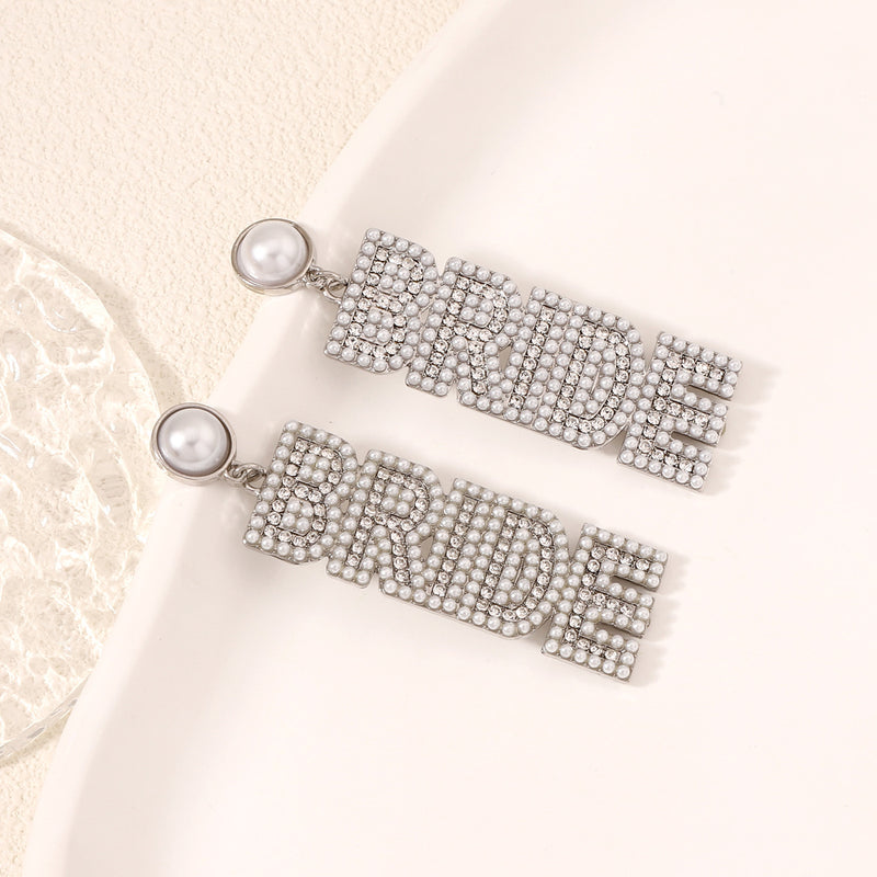 Pendiente clásico con encanto atemporal